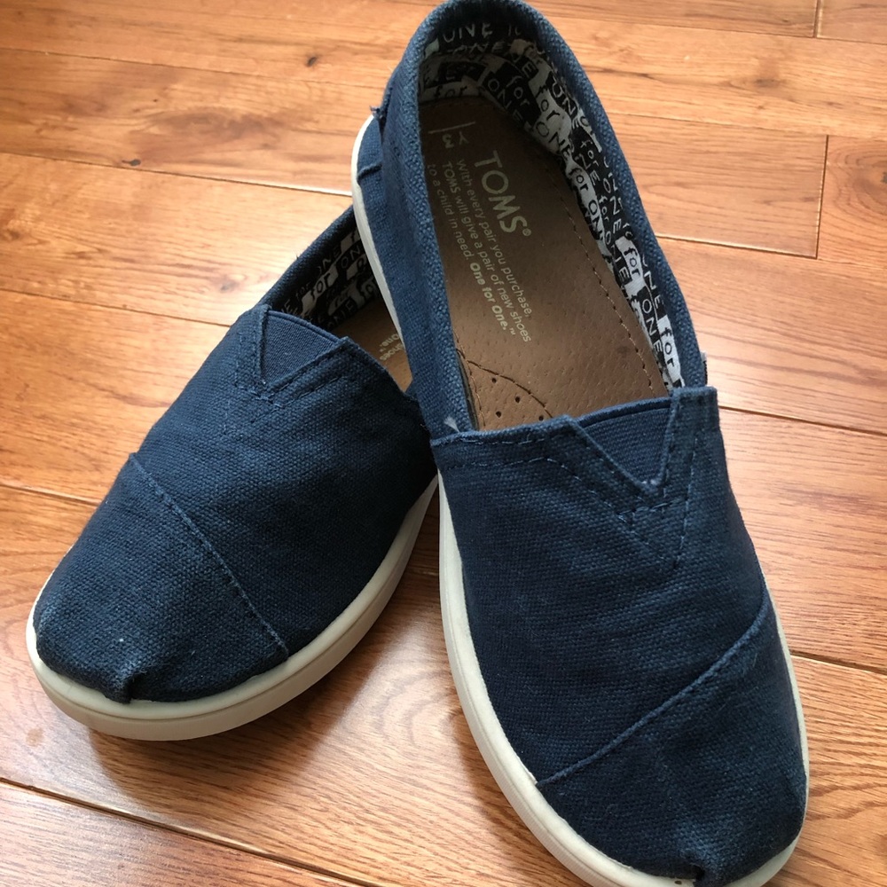 TOMS Navy Canvas